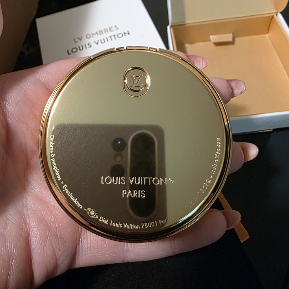 Louis Vuitton Eyeshadow Palette - Picture 4 of 6
